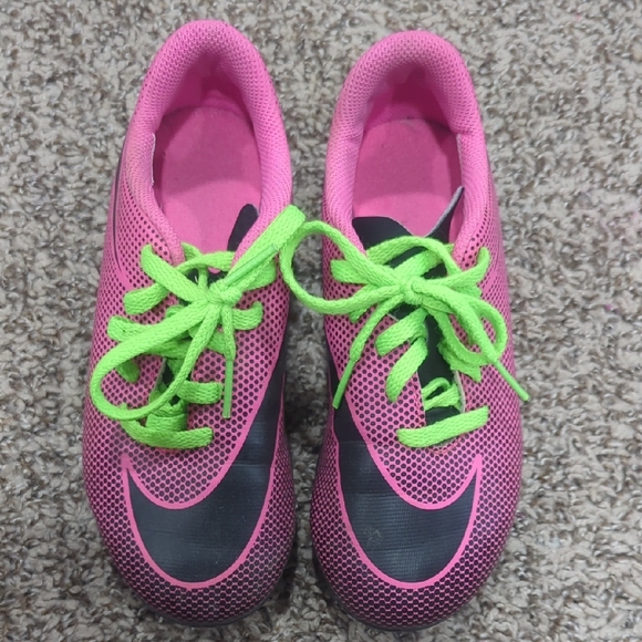 Nike Bravata II Pink And Black Soccer Cleats Size 13C - Picture 1 of 8